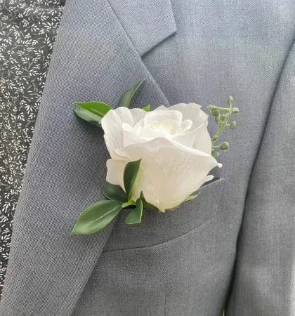 Bella knaphulsblomst stor rose